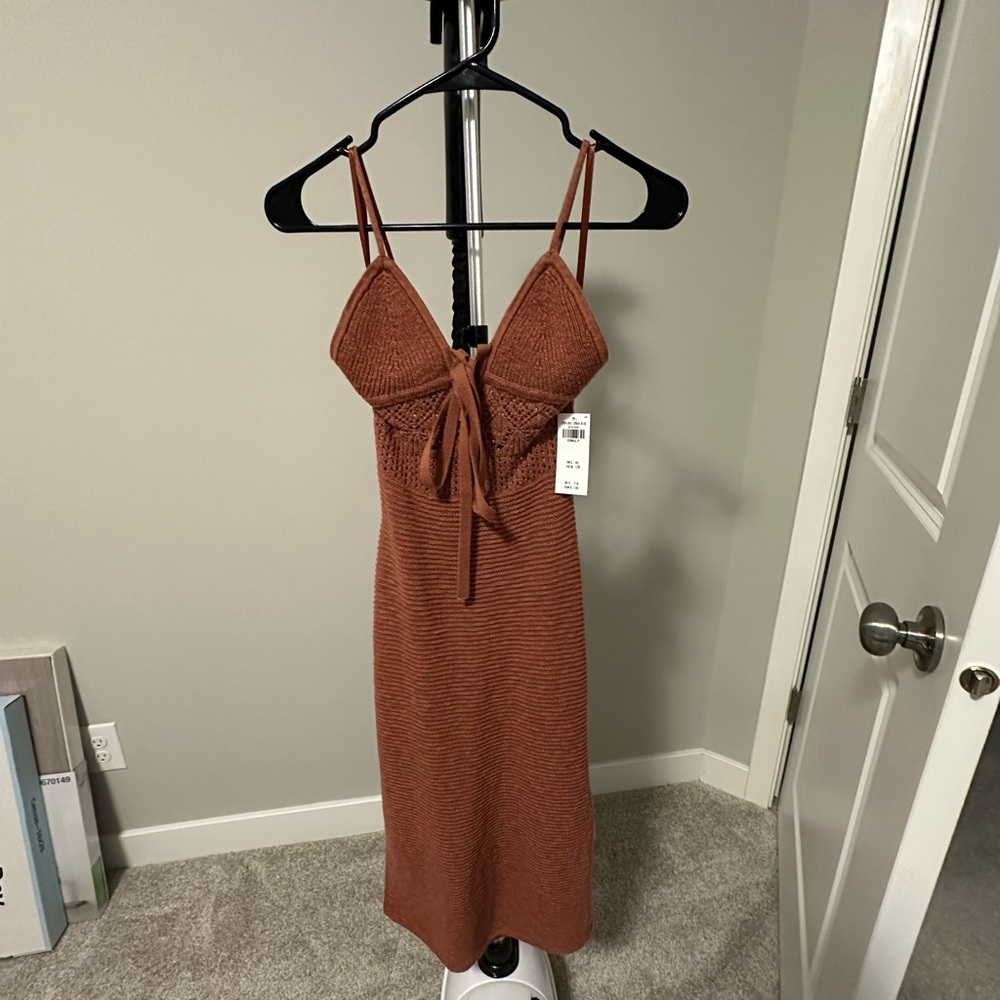 NWTs!!  Women’s Crotchet Knit Dress - Abercrombie and Fitch - XSP
